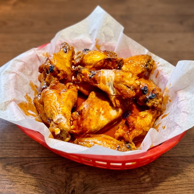 Wings: Traditional (6 Pieces).