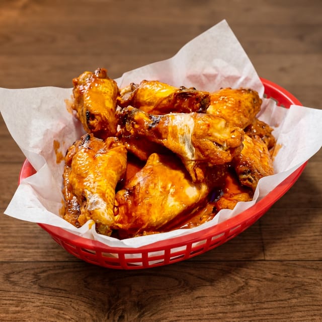 Wings: Traditional (12 Pieces).